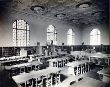 Richmond Branch Library interior, circa 1918