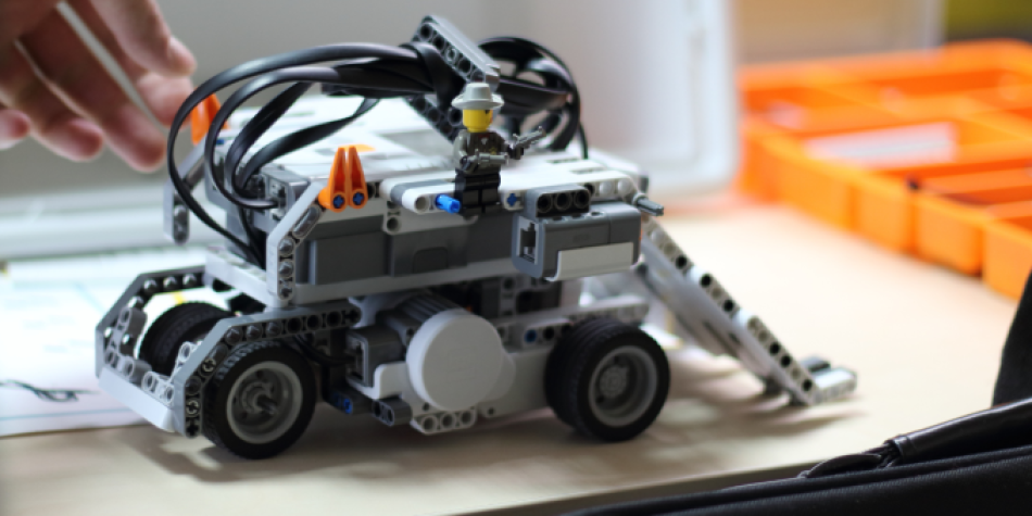 Workshop: LEGO® MINDSTORMS® Robots | San Francisco Public Library