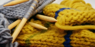 Knitting-Knit-Hand-Labor-Knitting-Needles-Wool-2051485.jpg